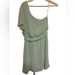 😍Express Women’s size M shoulder off dress🤩